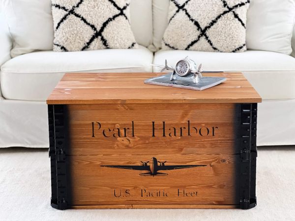 Holztruhe "Pearl Harbor" hellbraun Massivholz im Vintage-Look