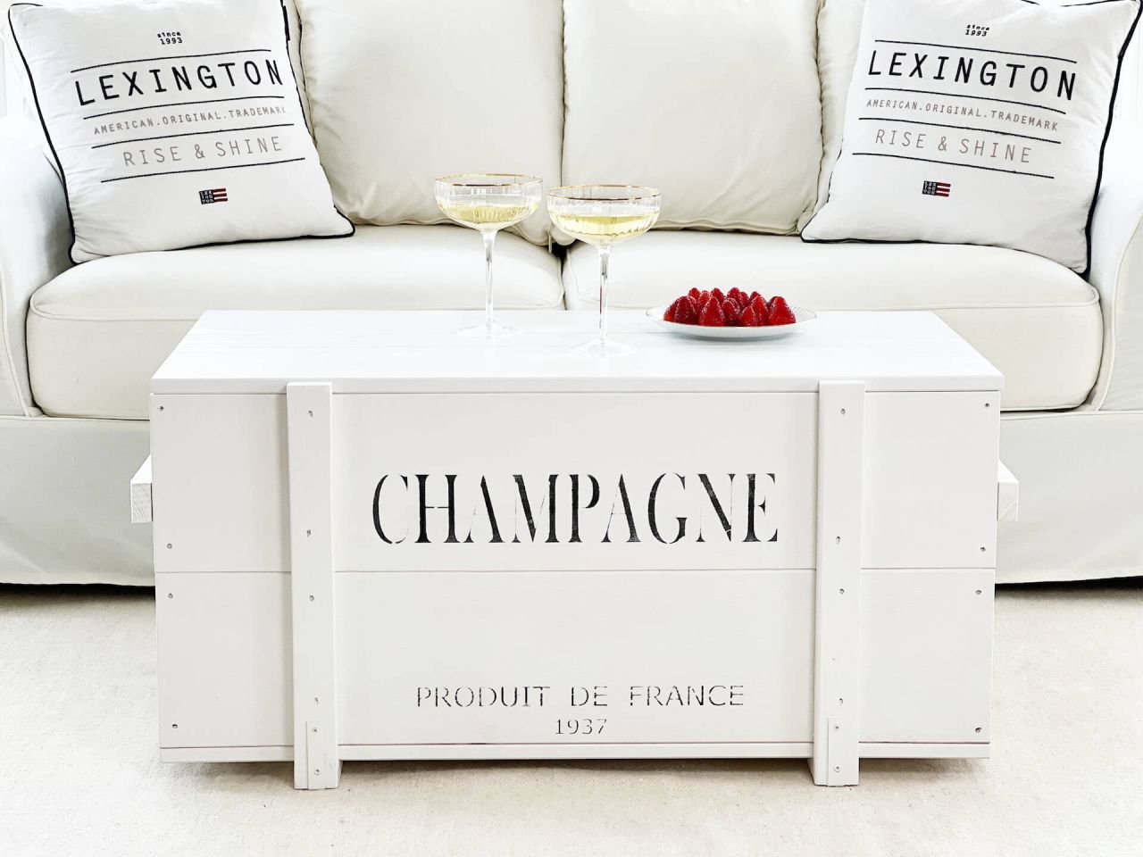 Truhe Frachtkiste „Champagne“ weiss